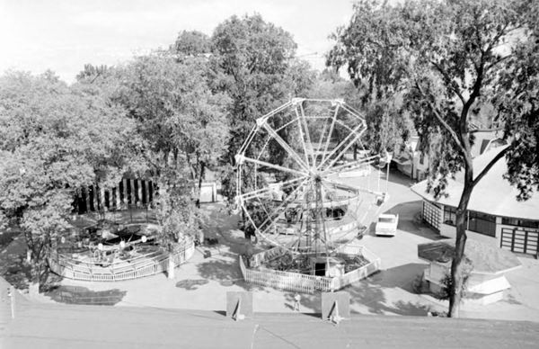 Walled Lake Amusement Park (Walled Lake Park) - Ferris Wheel